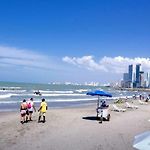 Palmetto Beach con buena vista al mar Cartagena